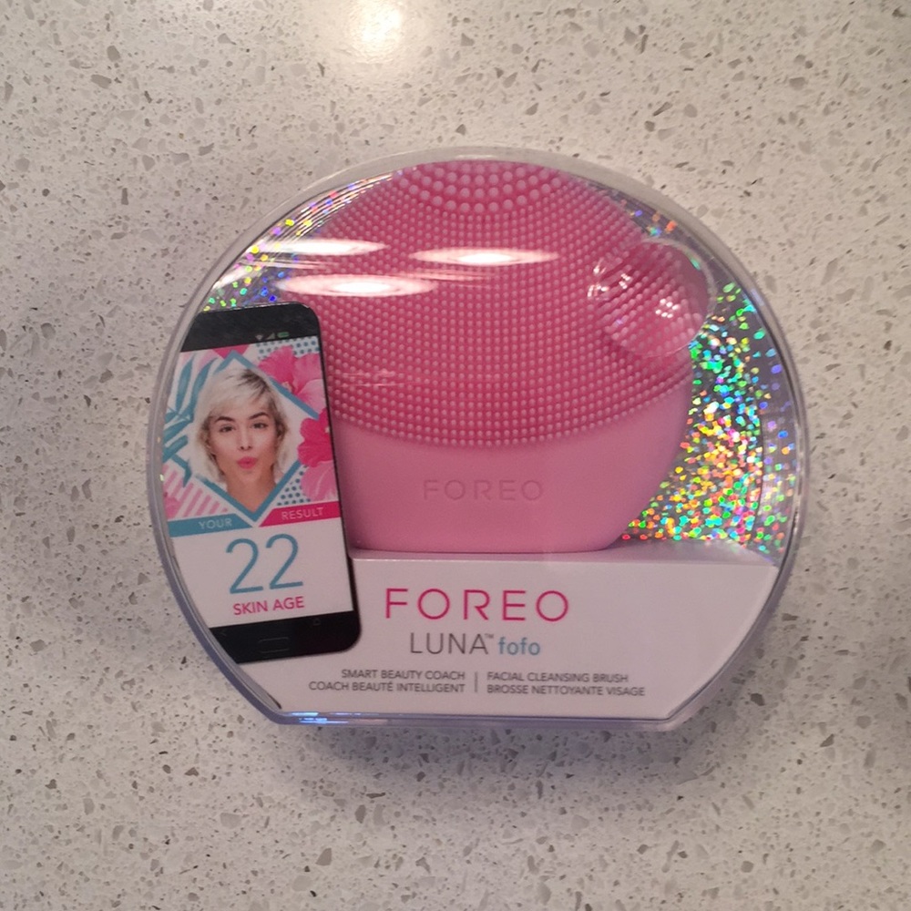 BRAND NEW- NEVER OPENED Foreo Luna Fofo